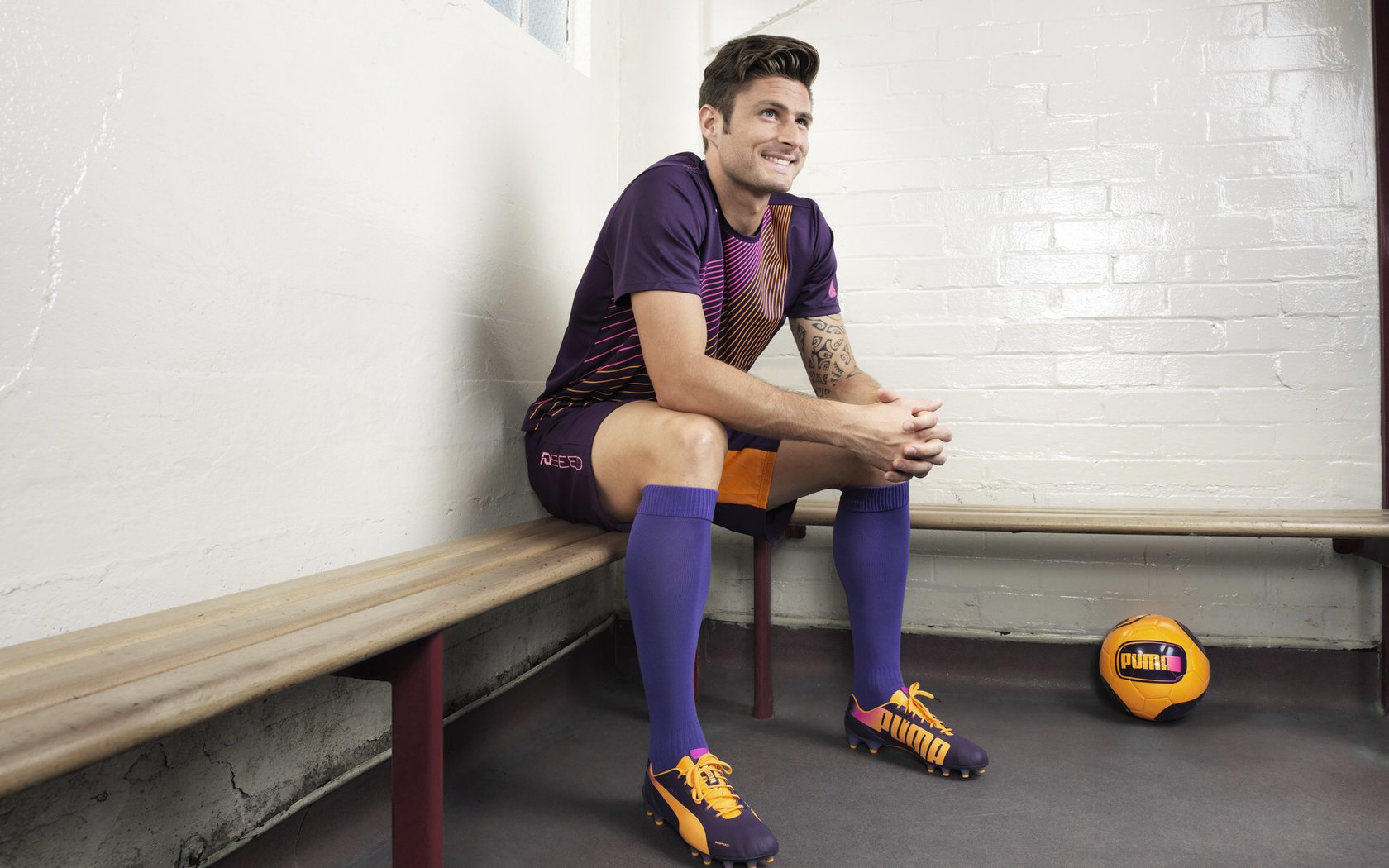 爱游戏入口-“岩壁飞跃：高空赛段的极限表现”，岩壁跳跃